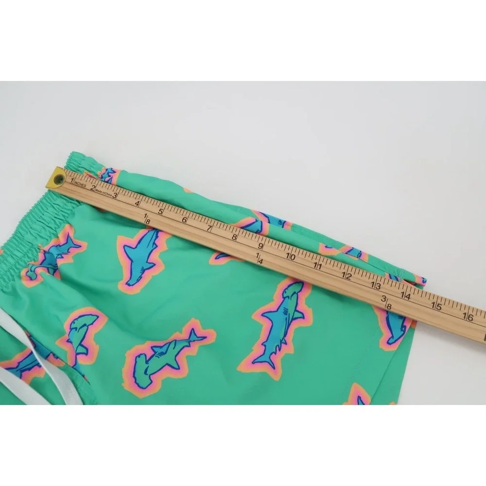 Chubbies‎ The Apex Swimmers Swim Trunks Mens Medium Shark Print 5.5 Inseam